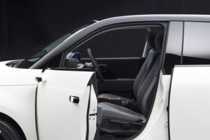 Honda a realizat mașina viitorului: camere video in loc de oglinzi! VIDEO!