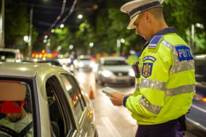 Politia strange randurile. Soferii fara RCA, verificati mai dur ca niciodata Politia strange randurile. Soferii fara RCA, verificati mai dur ca niciodata